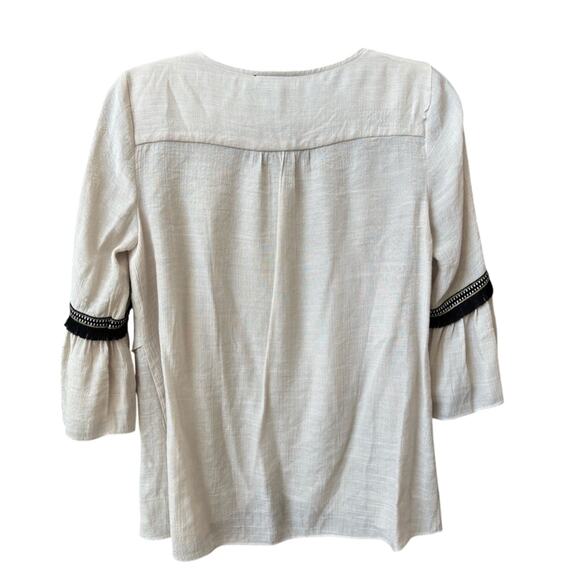 I.N. Studio Boho Linen Blouse with Asymmetrical Hem and Ruffle Sleeves Size PS - Picture 3 of 8